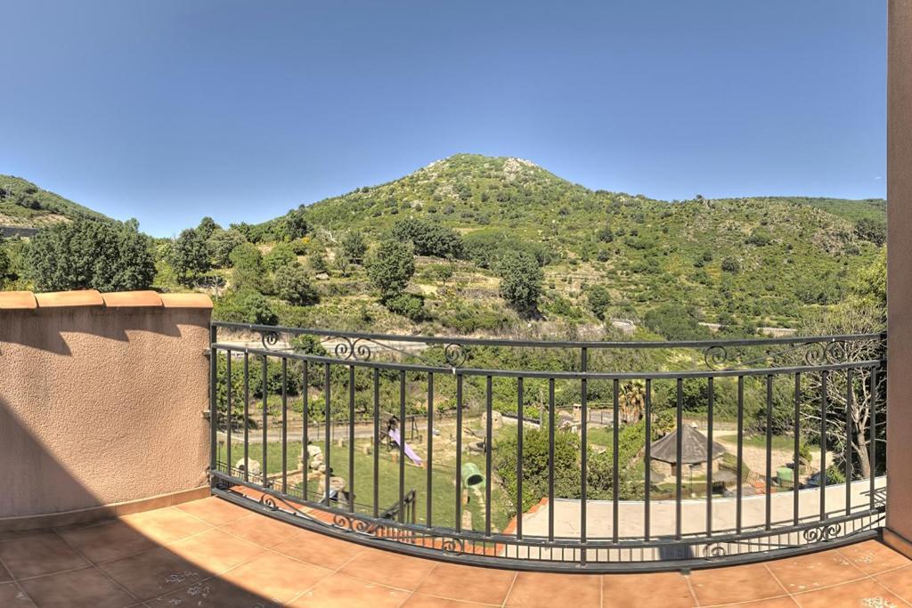 Apartamentos Rurales El Solitario Banos De Montemayor Luaran gambar